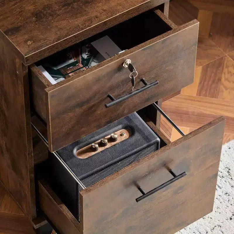 Scrivania rustica da ufficio con schedario integrato, credenza contenitore e cassetto con serratura