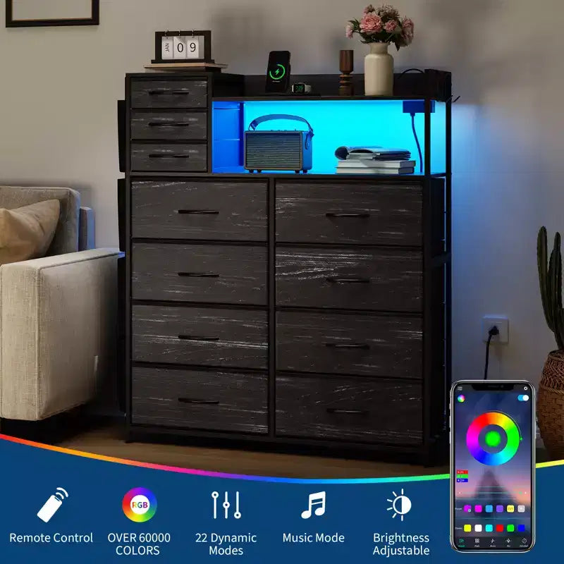 Comò Armadio a 8+3 Cassetti in Tessuto da 140 cm, 4 Tasche Laterali, Luci LED e Stazione di Ricarica per Camera da Letto